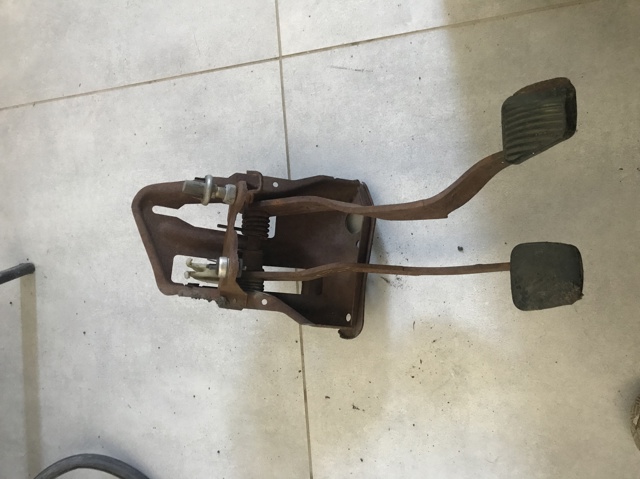 Педаль щеплення 90223722 OPEL