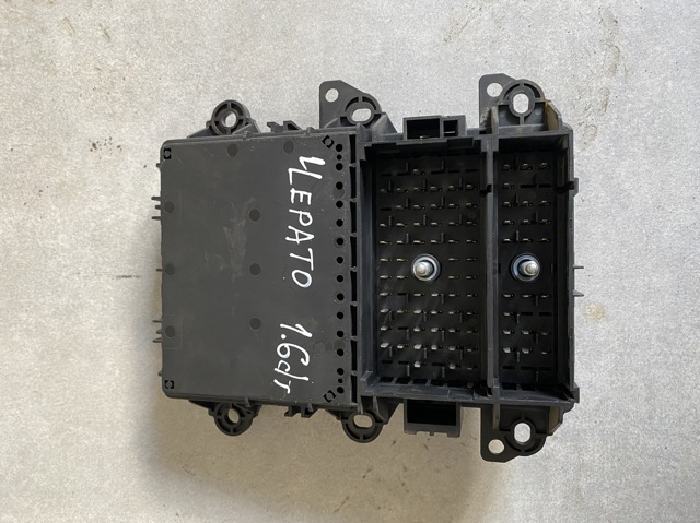 Корпус запобіжників 919502F640 HYUNDAI