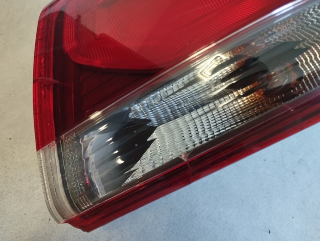 Фара задня права зовнішня 92402F3000 HYUNDAI