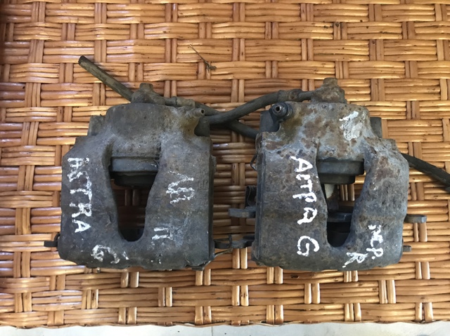 Супорт гальмівний, передній, правий 93173240 OPEL