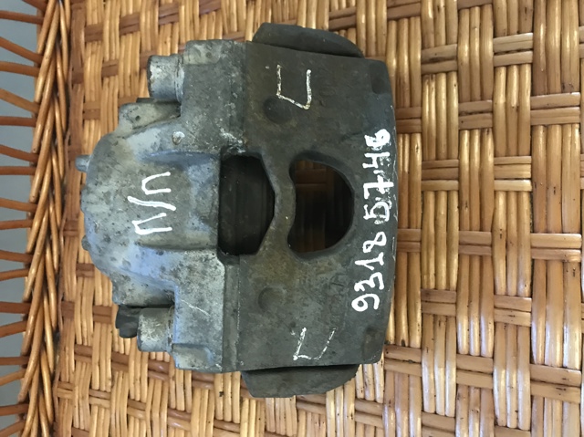 Супорт гальмівний, передній, правий 93185746 OPEL