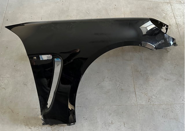 Переднє праве крило 97050303201GRV PORSCHE