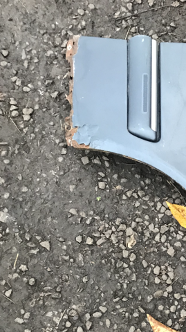 Переднє праве крило A2108800218 MERCEDES
