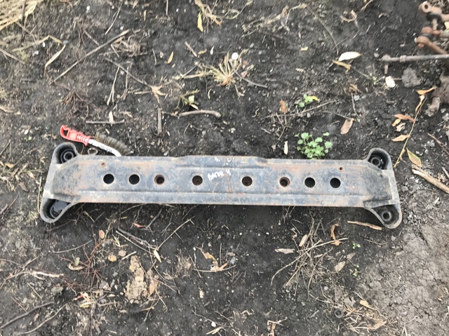 Балка кріплення коробки передач MN125541 MITSUBISHI