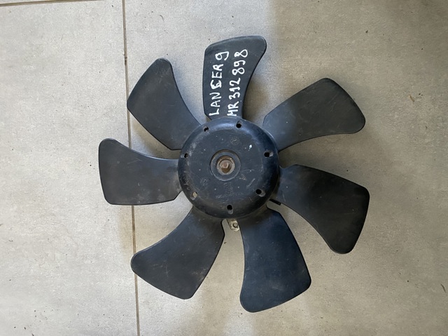 Двигун вентилятора системи охолодження, лівий MR312898 MITSUBISHI