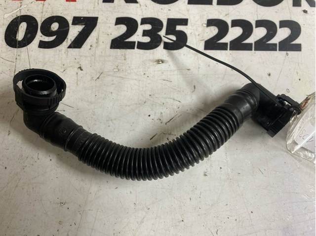Патрубок вентиляції картера, масловіддільника 03L103493L VAG
