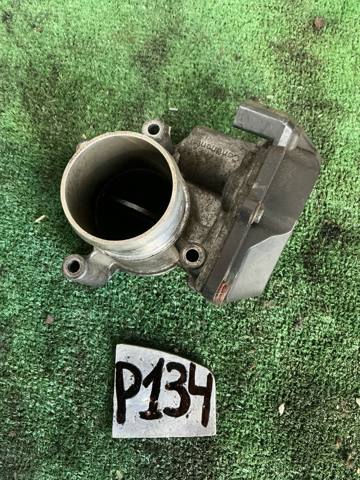 Дросільна заслінка в зборі 03L128063T VAG