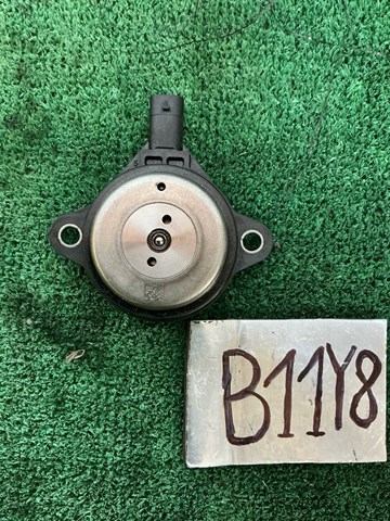 Кришка двигуна передня 04L906423 VAG