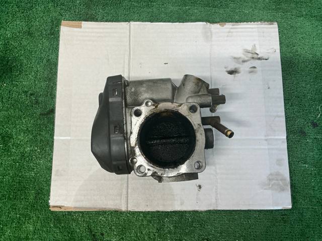 Заслінка повітряна 06A133062A VAG