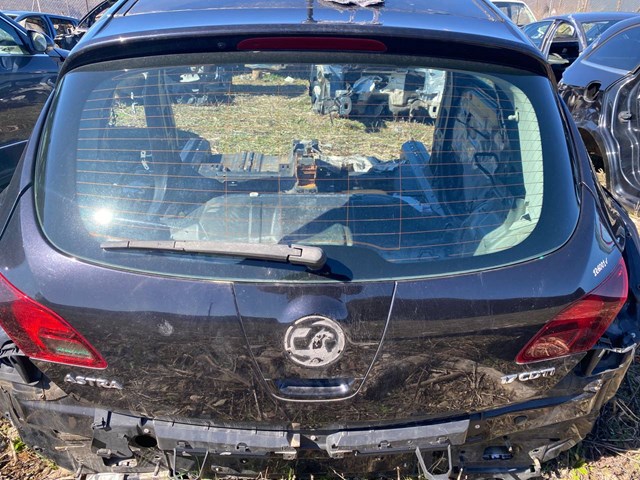 Двері багажника 126001 OPEL