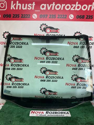 Переднє скло Опель Зафіра B