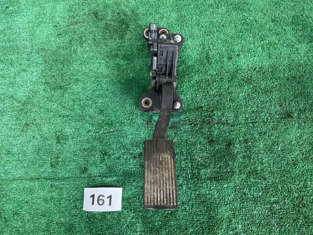 Педаль акселератора 18002EB400 NISSAN