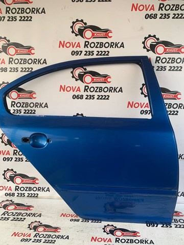 Двері пасажирські задні праві 1Z5833052 VAG