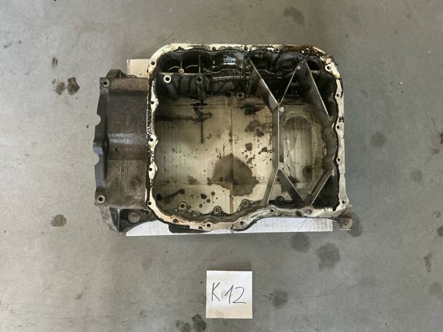 Піддон масляний картера двигуна, верхня частина 215102F000 HYUNDAI