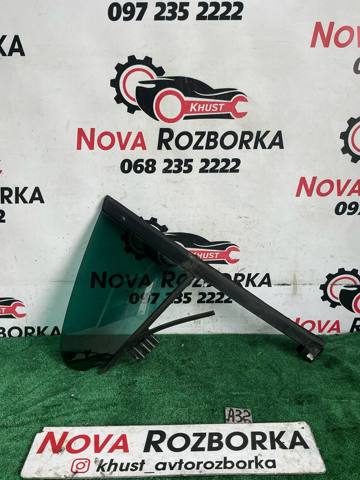 Кватирка двері трикутник, задня, права 3C8845216A VAG