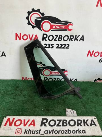 Куточок задніх правих дверей 3G9845214 VAG