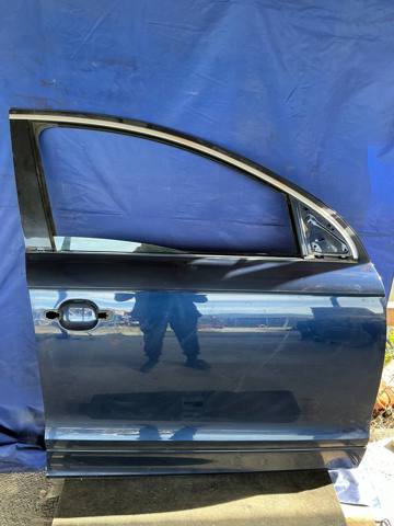 Пасажирські передні двері 4L0831052A VAG