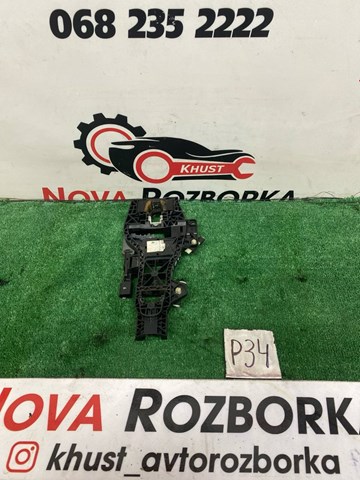 Тримач зовнішньої ручки дверей, задніх лівих 4L0839885G VAG
