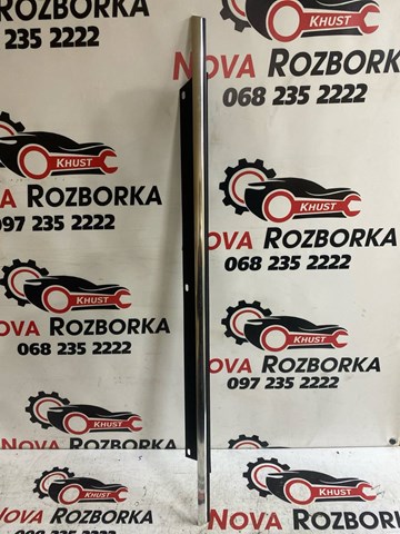Накладка заднього скла, ліва 4L0853763A VAG