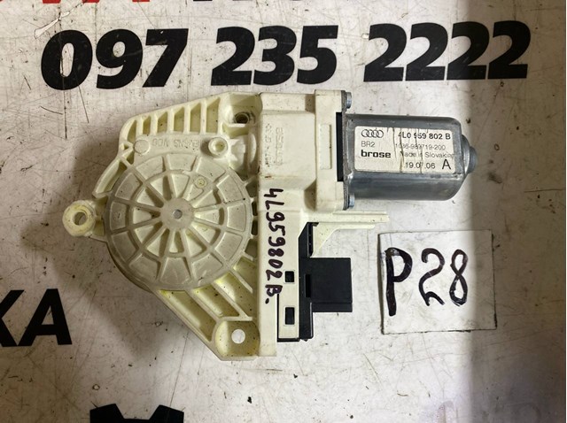 Двигун стеклопод'емника двері задньої, правої 4L0959802B VAG