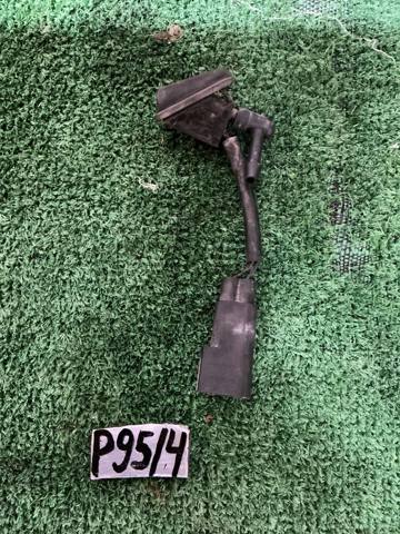 Сопло омивача лобового скла 4M5117666AB FORD