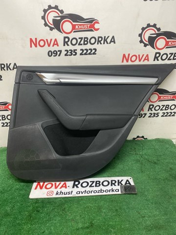 Картка обшивки задніх правих дверей 5E5867212 VAG