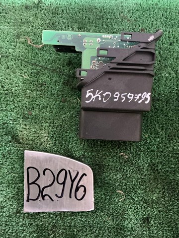 Блок кнопок управління склопідйомниками 5K0959795 VAG