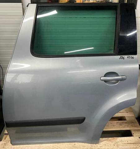 Двері пасажирськи задні ліві 5L0833055 VAG