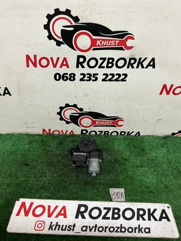 Моторчик склопідйомника двері задніх, правих 5Q0959812A VAG
