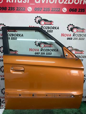 Дверка передня права 760042K010 HYUNDAI
