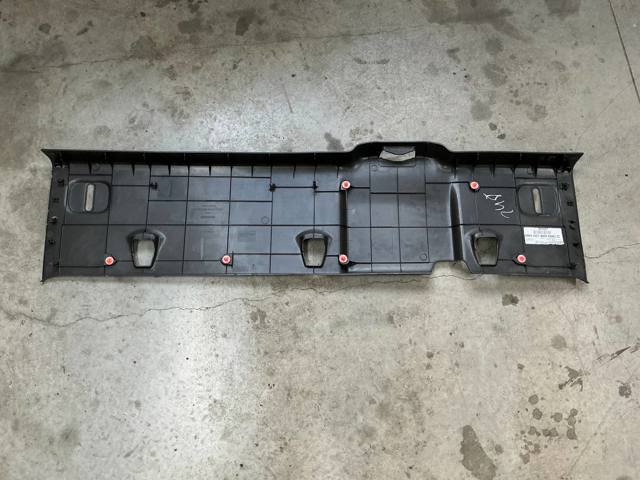Накладка задньої панелі багажника 79911EB10A NISSAN