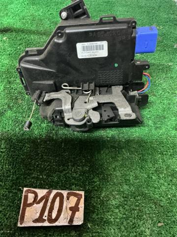 Замок задніх дверей, правих 7L0839016H VAG