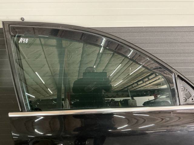 Скло передньої правої двері 7L0845202F VAG