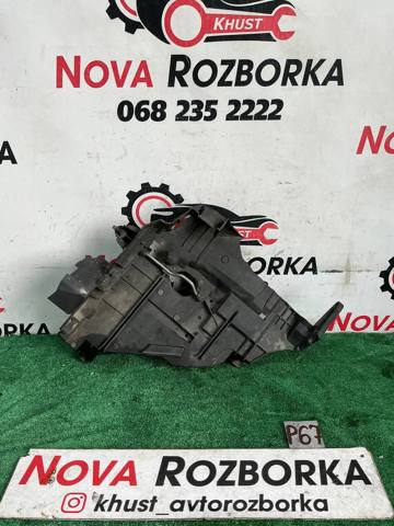 Кріплення фари передньої, лівої 7L6941613C VAG
