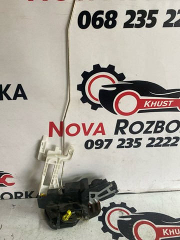 Замок задніх дверей, правих 8142026000 HYUNDAI