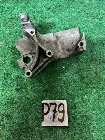 Кронштейн подушки (опори) двигуна, верхньої 8200101196 RENAULT