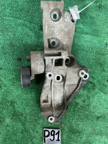 Кронштейн кріплення генератора 8200327134 RENAULT
