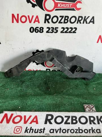 Кронштейн кріплення бампера переднього правий 8200412349 RENAULT