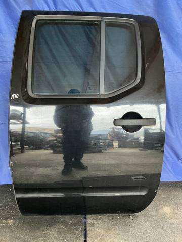 Двері задні 82101EB332 NISSAN