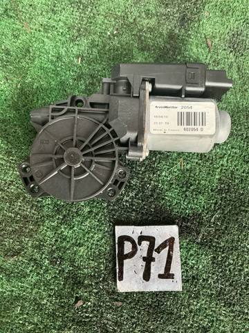 Мотор склопідйомника дверей передніх, правих 824601H010 HYUNDAI