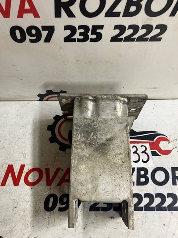 Кронштейн підсилювача переднього бампера 8K0807133B VAG