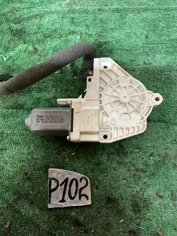 Мотор склопідйомника дверей передніх, правих 8K0959802A VAG