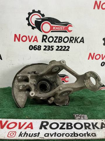 Цапфа поворотна права 8R0505432C VAG