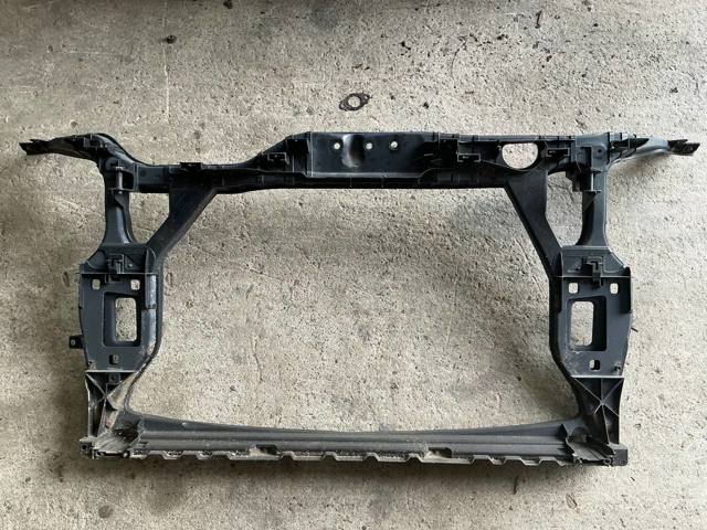 Оперення в зборі 8R0805594 VAG