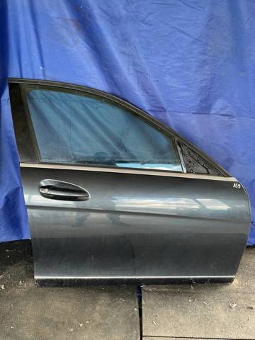 Пасажирські передні двері A2047206000 MERCEDES