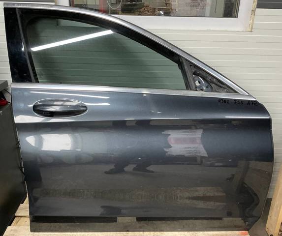 Пасажирські передні двері A2057200205 MERCEDES