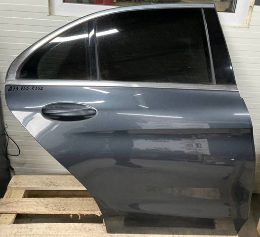 Двері пасажирські задні праві A2057300205 MERCEDES