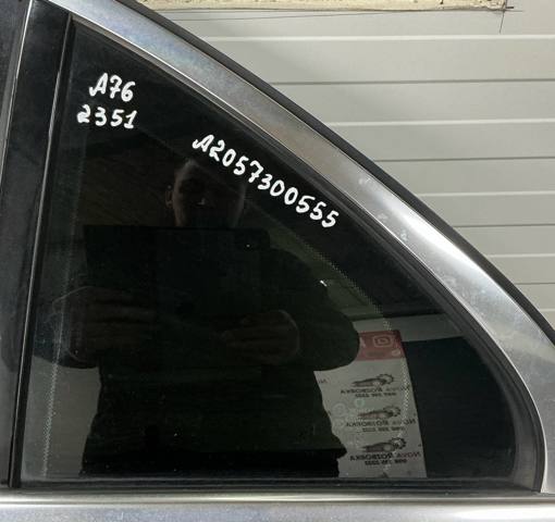Скло-кватирка двері, задній, лівою A2057300555 MERCEDES