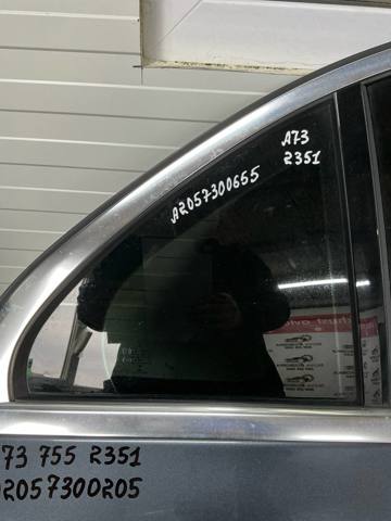 Задня кватирка права A2057300655 MERCEDES