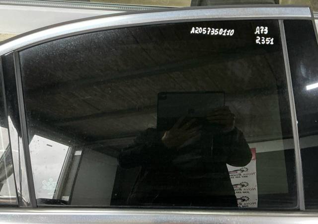 Вікно задніх дверей A2057350110 MERCEDES